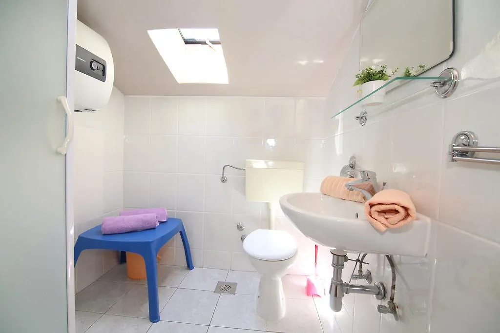 Apartments Kristo Trogir 0*,